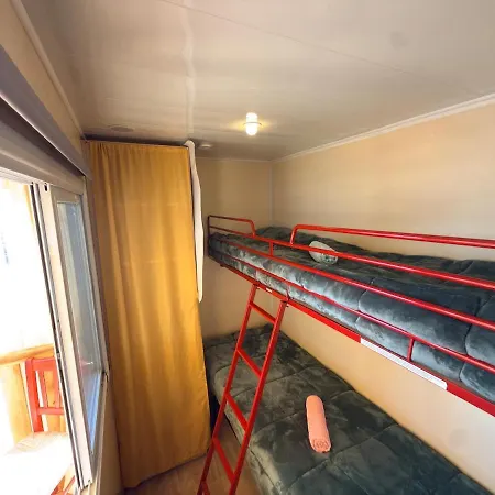 Apartment Climatise, Terrasse, Et Piscine A 500 M De La Hyeres