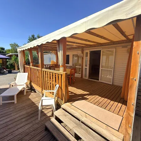 Climatise, Terrasse, Et Piscine A 500 M De La Apartment *